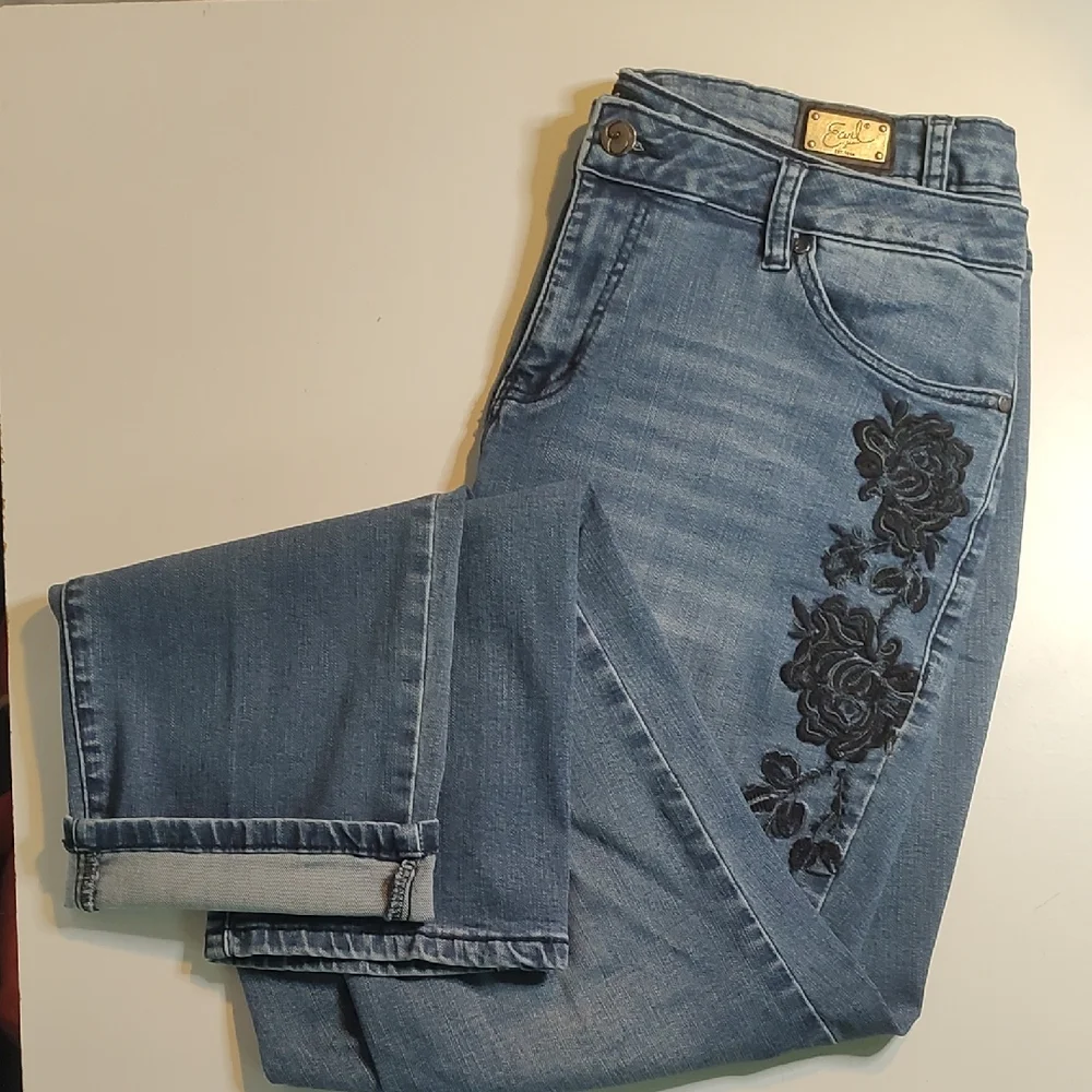 Earl Jeans Blue Cropped Jeans with Black Floral Embroidery - Picture 1 of 9